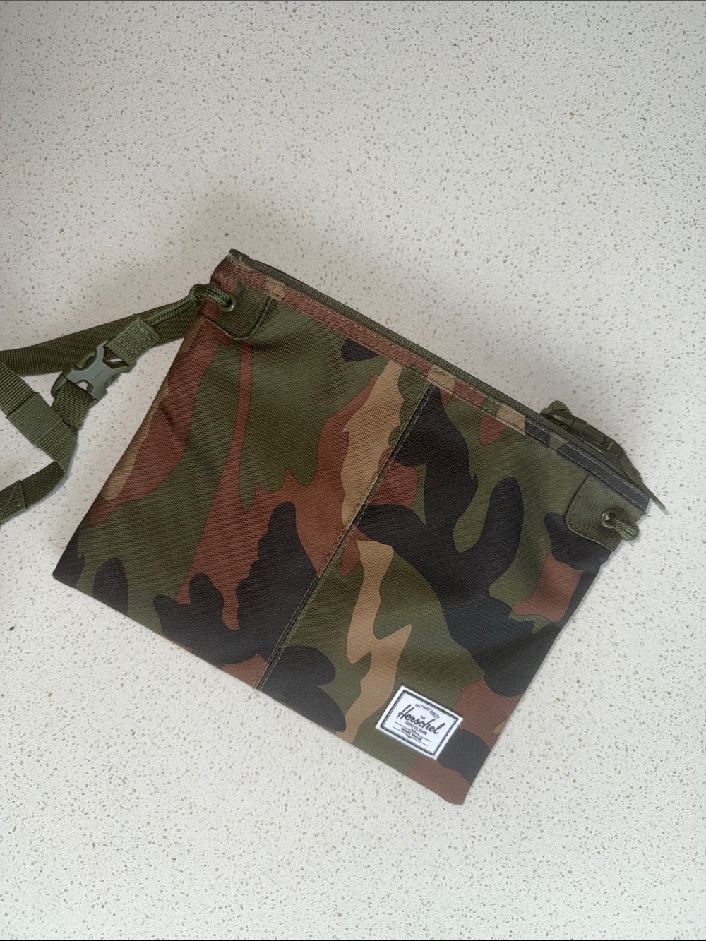 Herschel Supply Company Camo crossbody Bag - Green/Brown